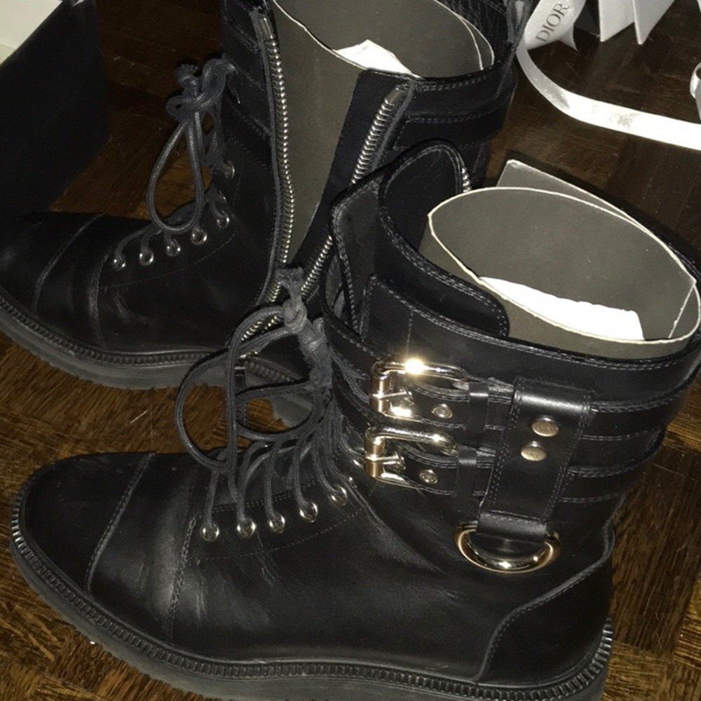 Combat boots